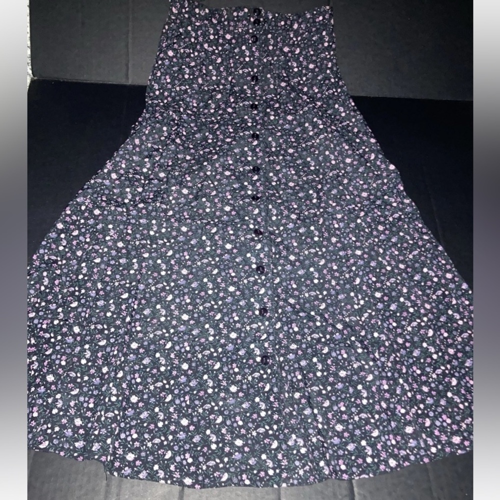 Chic Floral Maxi Skirt in Black and Purple